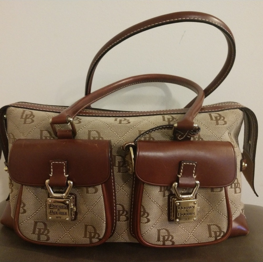 Dooney & Bourke satchel bag